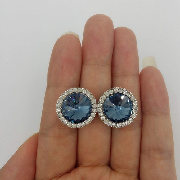 ✨Blue Swarovski Crystals Halo Stud Earrings - Picture 8 of 8